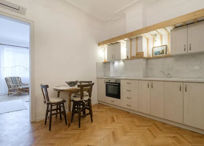 Boho Chic Free Parking 바르나