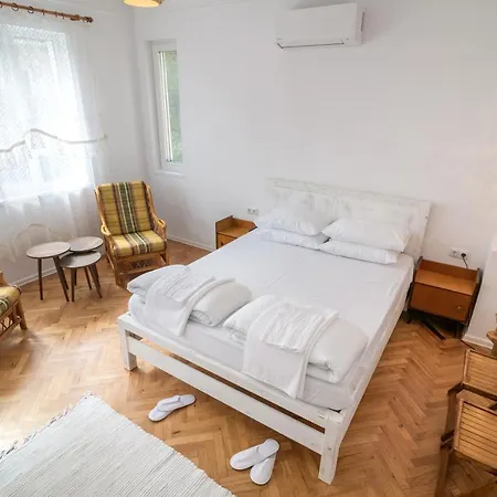 Boho Chic Free Parking