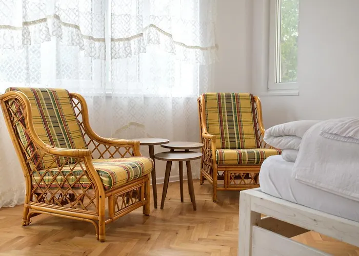 Boho Chic Free Parking Apartment *