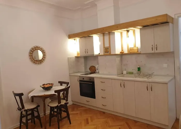 Boho Chic Free Parking Apartment *